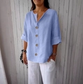 T-shirt femme en lin bleu clair ample avec col en V, boutons en bois et manches retroussées - Light Blue (4 Buttons)