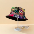 Retro jaren 80 90 cassette vissershoed met kleurrijke graffiti print voor volwassenen - M (56-58cm) / Jaren 90 Cassette Stijl