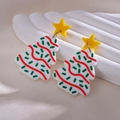 Weihnachtsbaum-Ohrhänger aus Acryl mit festlichem weißem, rotem und grünem Farbmuster - Gelb