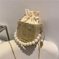 Stroh-Eimertasche mit Blumenstickerei und weißem Perlenperlengriff für Damen - Khaki