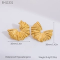 Vergoldete fächerförmige Ohrringe mit Sonnenstrahl-Struktur, Größe ca. 35x36 mm - Goldener Fächer Gerippt