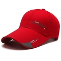 Cappellino sportivo rosso classico con stampe laterali e visiera parasole allungata - Regolabile / Rosso
