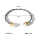 Dettaglio del bracciale a cavo argento con larghezza 0,38 cm, perle bianche e oro - Bracciale in Argento (HC-B20016-2-S)