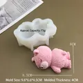 Detailansicht der Silikonform schlafender Bär mit Maßen 9,6x6,6x4,5cm für Bastelarbeiten - Klein / Halbtransparent