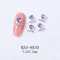Dettaglio dei ciondoli per unghie a cuore viola con base argento e misure di 7,5x7,5 mm - Rosa Stellato Viola (8830)