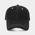 Detalle de gorra de béisbol de mezclilla negra con costuras blancas en contraste y corona - Ajustable / Negro