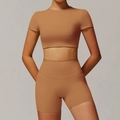 Ensemble de yoga camel deux pièces avec crop top manches courtes et short taille haute - S / Manches Courtes + Short / Orange Citrouille