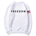 Sudadera blanca unisex con texto Freedom y bandera de EE. UU. en la manga - S / Blanco