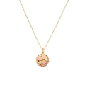 Collier doré avec pendentif sphérique orné de cœurs en émail rose sur fond blanc pur - Rose (Coeur)