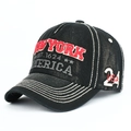 Gorra de béisbol de algodón lavado negro con bordado de Nueva York en vista de 45 grados - Negro