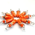 Detailset van tien oranje zeshoekige stenen hangers met zilveren metalen sluitingen - Oranje keizerlijke jaspis