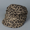 Casquette léopard chic pour femme avec design plissé et visière courte renforcée - M (56-58cm) / Kaki