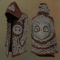 Detail of dark red hoodie with white Celtic knot and Tree of Life prints on fabric - Xjk01025072331