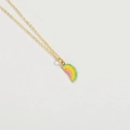 Gouden choker halsketting met een kleurrijke emaille hanger in de vorm van een meloen - Watermeloen