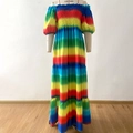 Regenbogenfarbenes schulterfreies Maxikleid mit gesmoktem Oberteil und Stufenrock - Tarnfarben