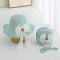 Détail d'un chapeau de paille bleu clair et sac assorti avec nœud en dentelle et cerises - Chapeau + Sac (Ensemble de 2 Pièces) / Vert Menthe