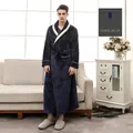 Heren badjas van donkerblauwe flanel met witte biezen en bijpassende tailleriem - M / Marineblauw [Heren]