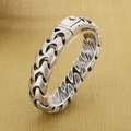 Detalle de pulsera de cadena de hueso de dragón plateada vintage con textura mate - Plata Antigua