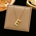 Collana con pendente lettera E dorata stile palloncino 3D e catena a serpente - Oro-E