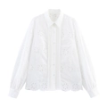 Witte damesblouse met geborduurde bloemen, reverskraag en elegante geplooide details - XS / Wit