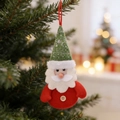 Handgemachter Weihnachtsmann-Filzanhänger mit Glitzermütze am Weihnachtsbaum - Filz/Gestrickt / Weihnachtsmann