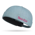 Lichtblauwe denim miki pet met roze Music Club borduursel en verstelbare band - Lichtblauw
