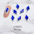 Detalle de diamantes de imitación de 9x15mm azul zafiro con borde metálico dentado plateado - Marco Plateado-Rombo-Azul(6933)