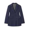 Dettaglio del blazer doppiopetto blu navy con revers a lancia e tasche con patta - XS / Blu scuro