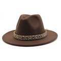 Dunkelbrauner Fedora-Filzhut mit ethnischem Webband und klassischer breiter Krempe - Kaffeebraun