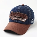 Dettaglio del cappellino vintage Americana con corona in denim e visiera in pelle scamosciata - Regolabile / Blu scuro