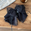 Pince à cheveux élégante en mousseline noire avec nœud et rubans perlés sur bois - Nœud en Maille Blanc / Noir
