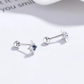 Orecchino a stella in argento 925 con zircone blu e chiusura a vite - Ottagramma (A-74-16) / Argento (Strass Blu)
