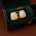 French vintage style trapezoid stud earrings with gold plating and cream resin inlay - Gold Retro Trapezoid (3#)