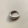 Pendientes de aro plateados minimalistas con acabado pulido espejo y diseño de hebilla fina - 14mm Par / Plateado