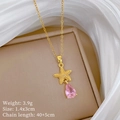 Dettaglio della collana a stella marina dorata con goccia rosa e misure del prodotto - Stile Stella Marina Zircone Rosa Oro (H237)