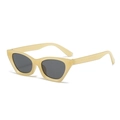 Cat-Eye-Sonnenbrille mit beigen Rahmen und dunkelgrauen Gläsern für Damen im Trend - Geleegelber Rahmen Schwarzgraue Gläser