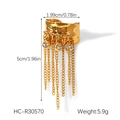 Detailansicht eines goldenen Quastenrings mit weißen Zirkonia und Hammerschlag-Textur - Gold Quasten Ohrmanschette (HC-R30570)