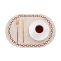 Mantel individual ovalado beige de cuero con patrón de cadena y cubiertos de oro - Ovalado / Rosa
