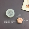 Detailed view of cat paw silicone mold with size markers in centimeters and finished resin piece - Single Mini Smooth Cat Claw