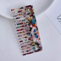 Handgefertigter Acetat-Haarkamm mit buntem Terrazzo-Muster in schickem Design - Regenbogen