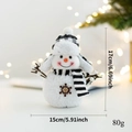 Détail de la taille du bonhomme de neige en peluche avec écharpe et chapeau à carreaux - Bonhomme de neige à chapeau Lei Feng