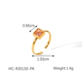 Detailopname van de 18k goud vergulde roestvrijstalen ring met roze zirkoon - Roze (HC-R30150-PK)