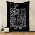 Dettaglio arazzo tarocchi con cavaliere senza testa e zucca su tessuto nero - 73X95CM / Tessuto Spazzolato