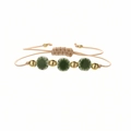 Bracciale intrecciato a mano con fiori di ceramica verde scuro e perline dorate - Perle di Rame + Fiori Verdi