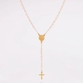 Detail van een kralen rozenkrans ketting met vergulde religieuze medaille en kruishanger - Lotusroze