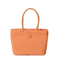 Schicke orangefarbene Nylon-Eimertasche mit kreisförmigem 'm' Logo-Patch und langen Tragegriffen - Orange