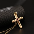 Collar cruz punk vintage en oro con piedras de circón rojo y textura detallada - Estilo F1 Cobre Chapado En Oro