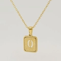 Collier en acier inoxydable plaqué or 18K avec pendentif carré et lettre O effet givré - Lettre O