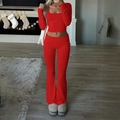 Ensemble tricoté rouge deux pièces pour femme avec crop top et pantalon évasé - S / Rouge