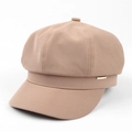 Classic khaki newsboy cap in twill fabric with gold metal accent and structured brim - Khaki